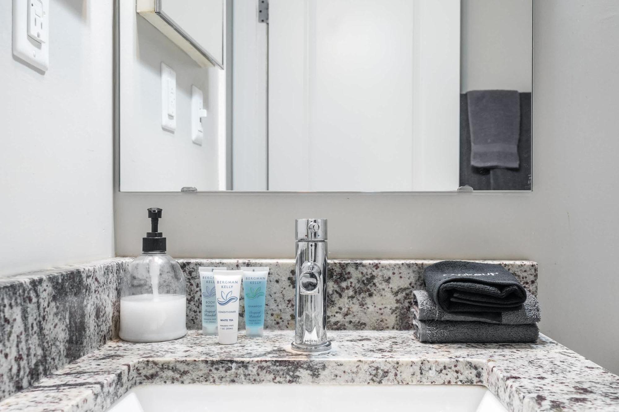 Modern Mass Ave 1Br Apartment With Kitchen Indianapolis Extérieur photo